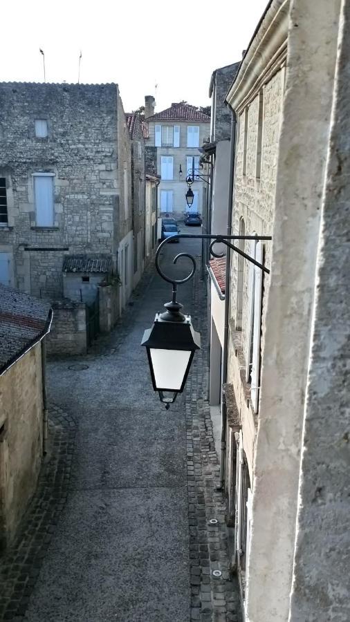Logis De La Harpe Fontenay-le-Comte Exterior foto